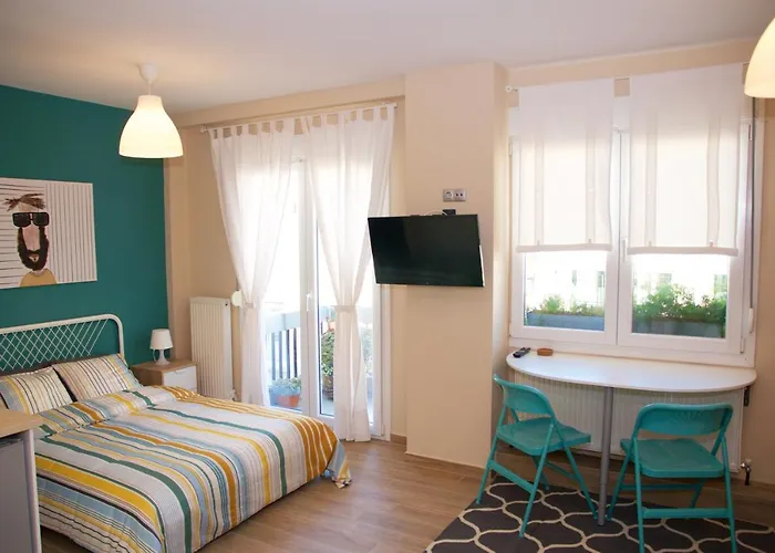 Super Cute & Cozy Mini In City Center Apartment *